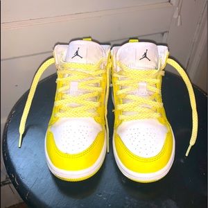 Air Jordan 1 Mid ‘Rose Patch - Dynamic Yellow’